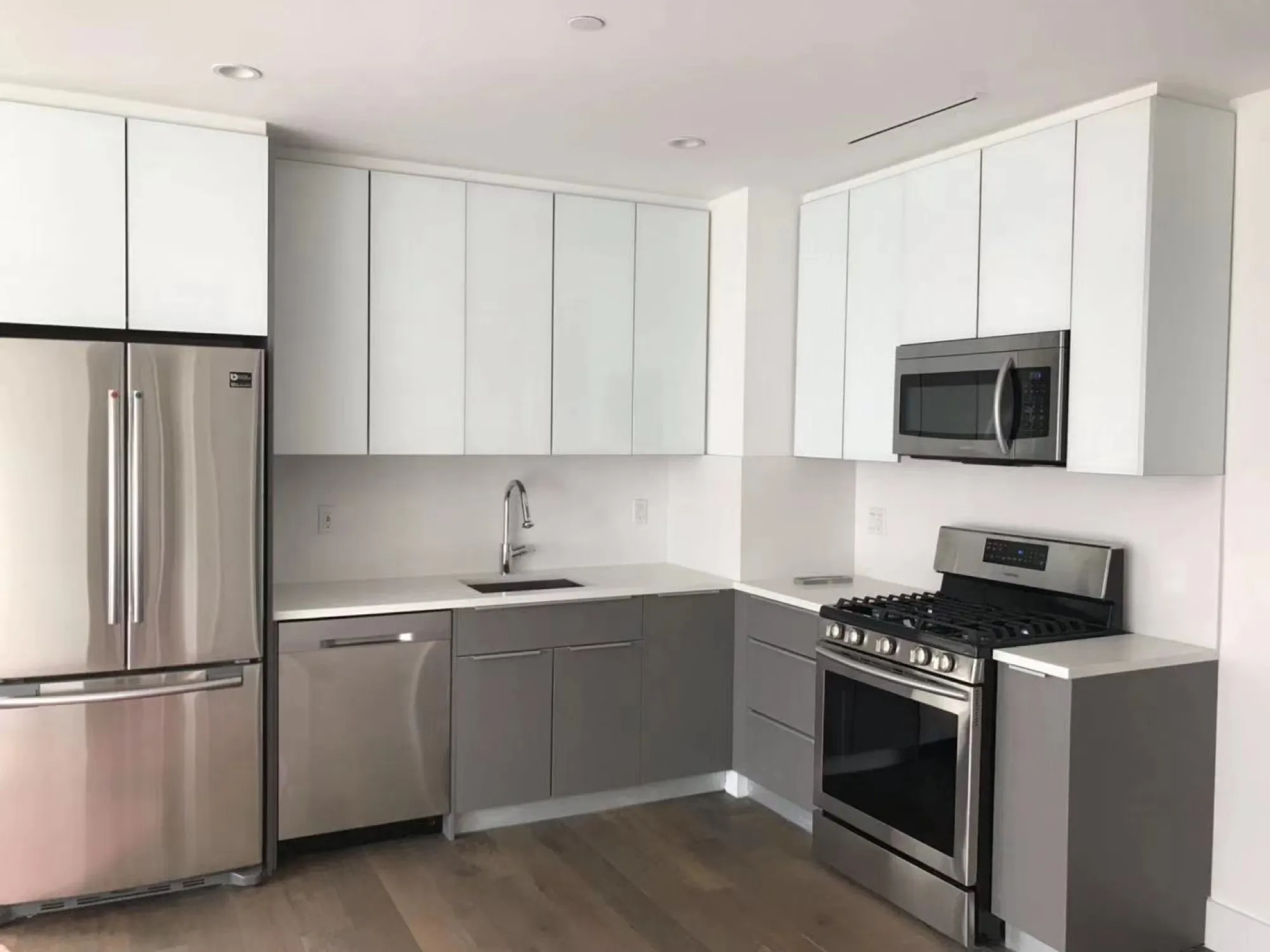 One LIC — construction progress