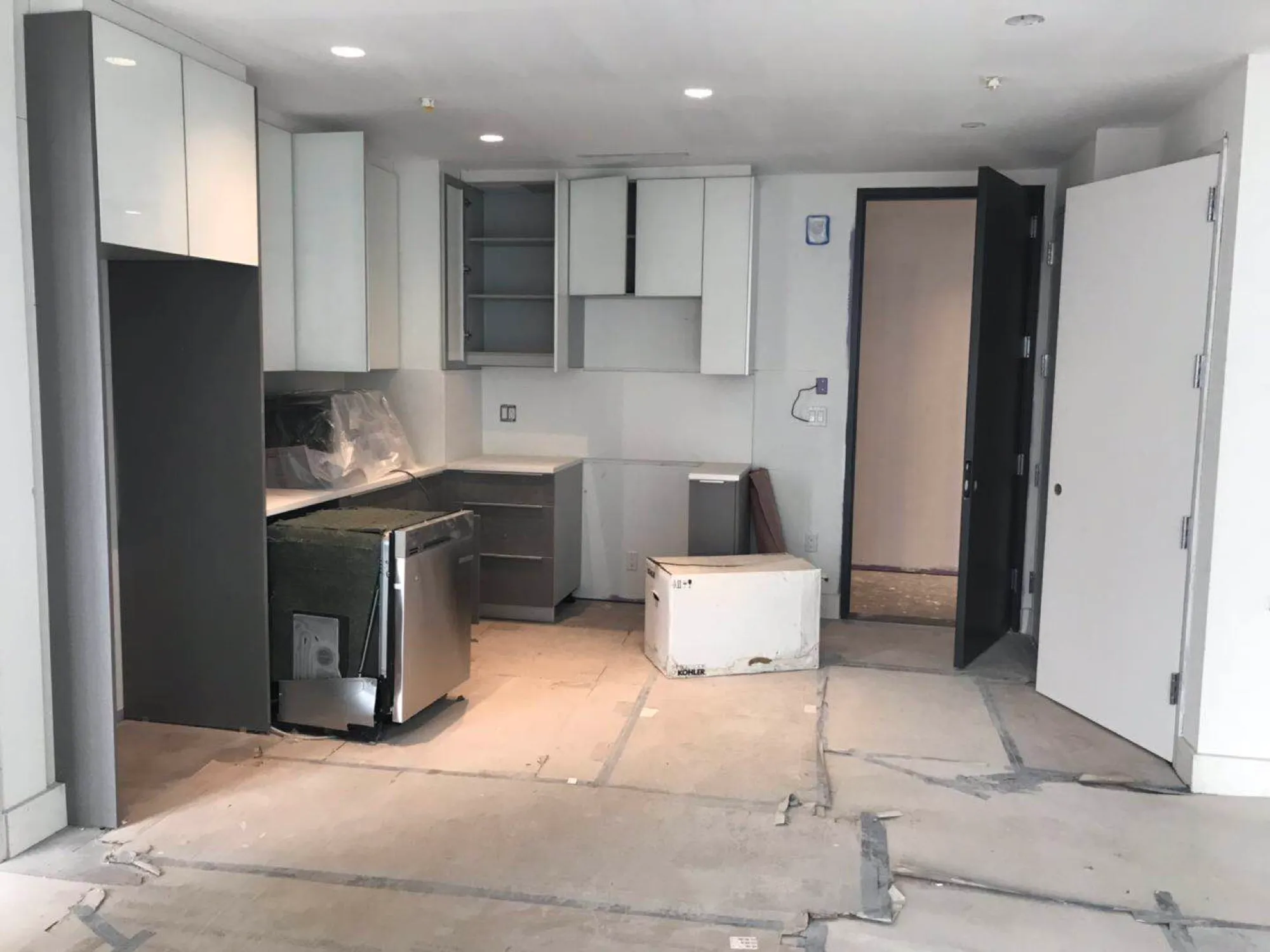 One LIC — construction progress