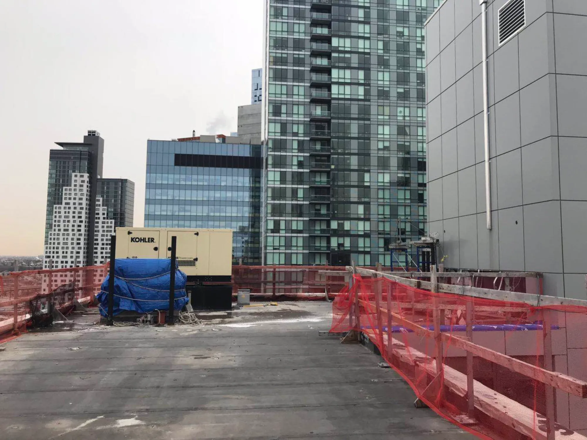 One LIC — construction progress