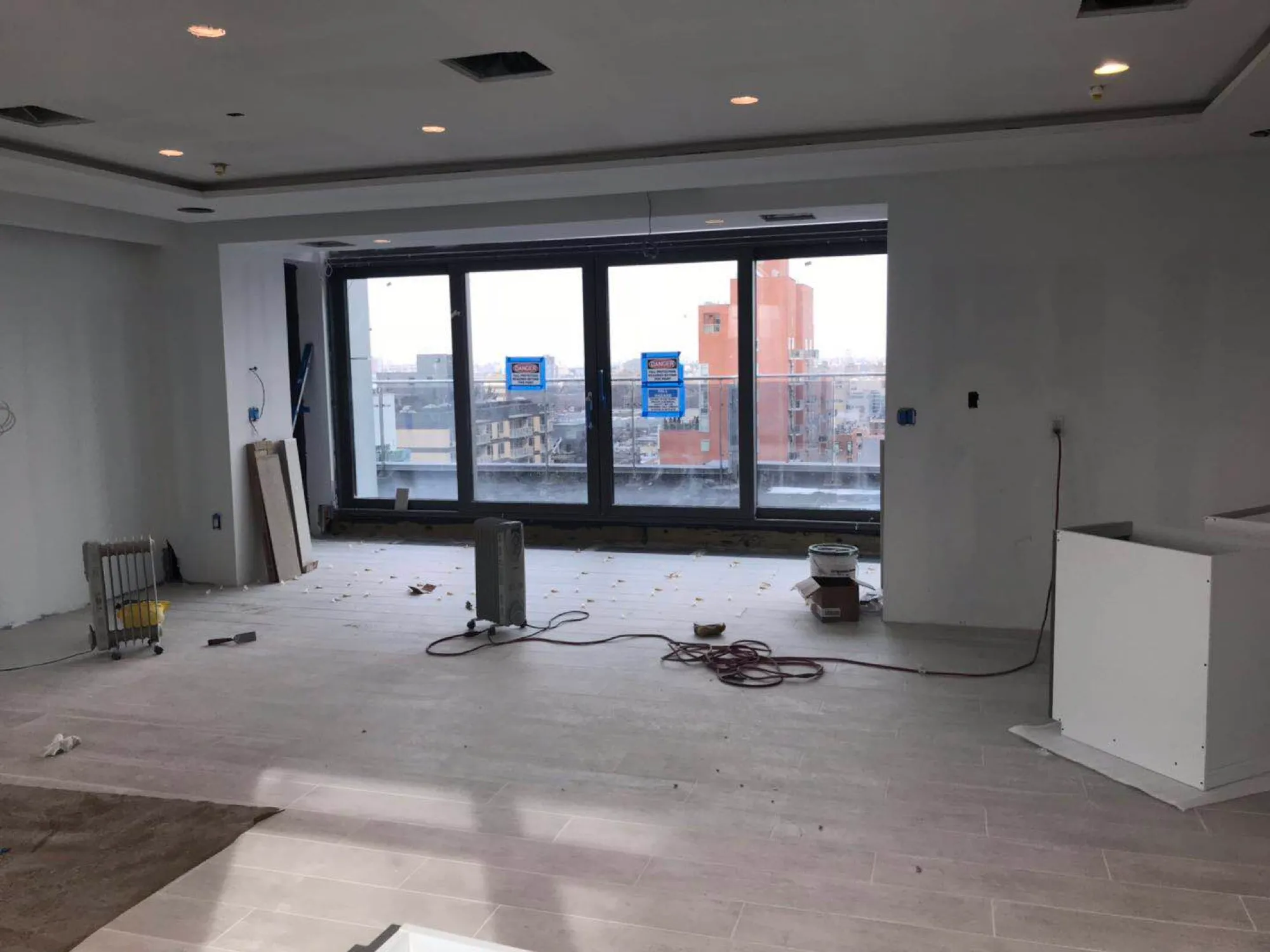 One LIC — construction progress