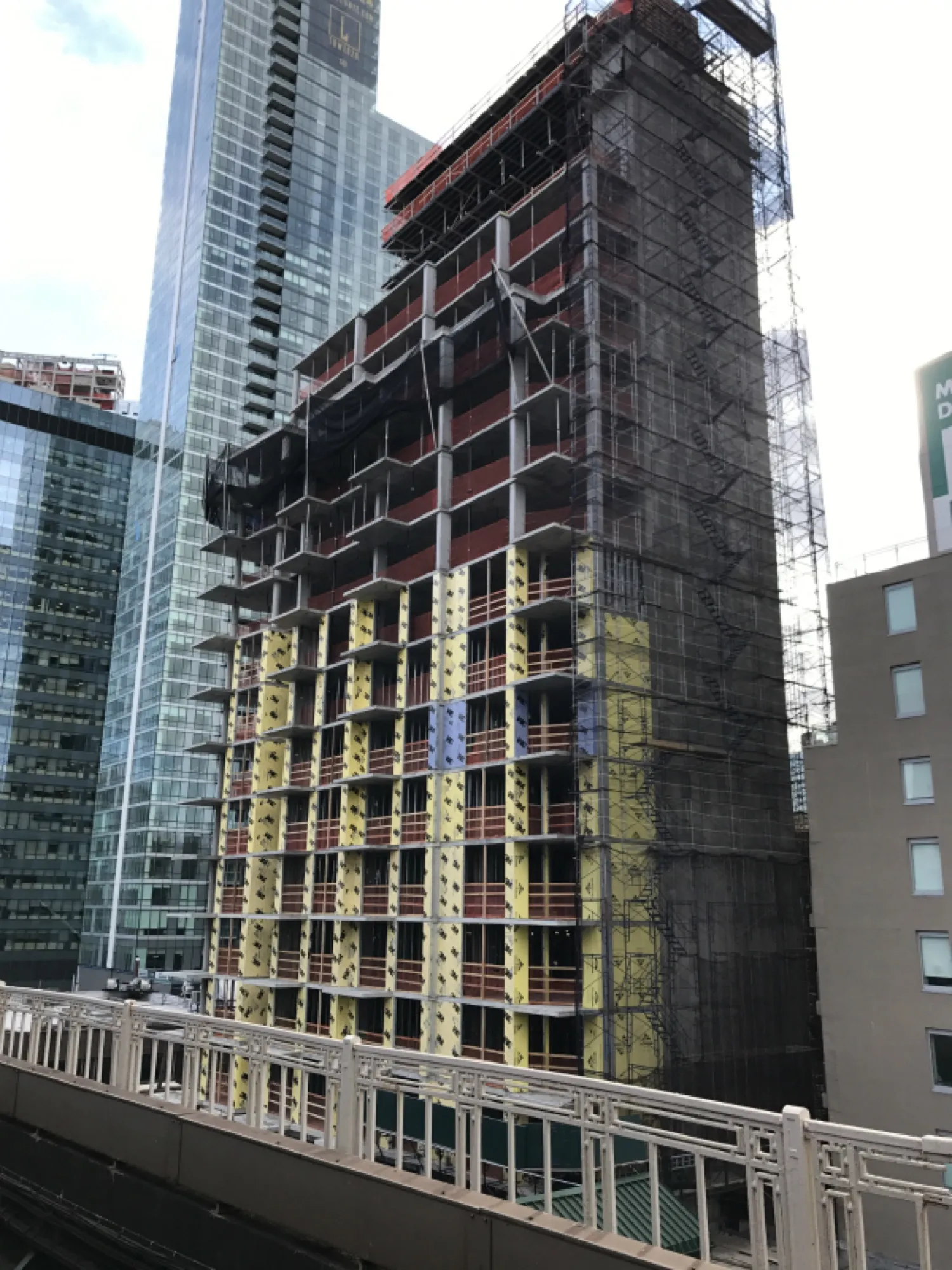 One LIC — construction progress