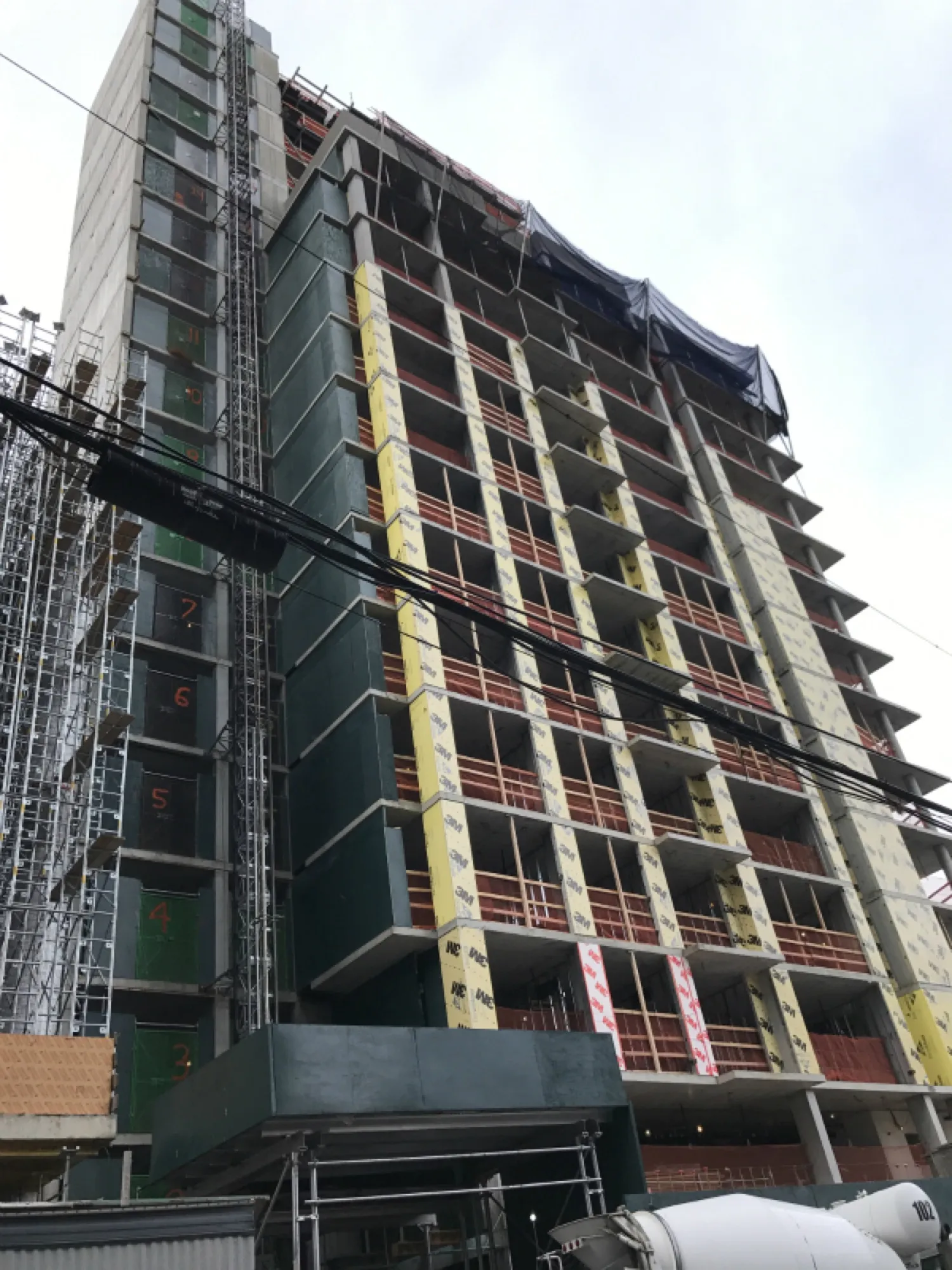 One LIC — construction progress