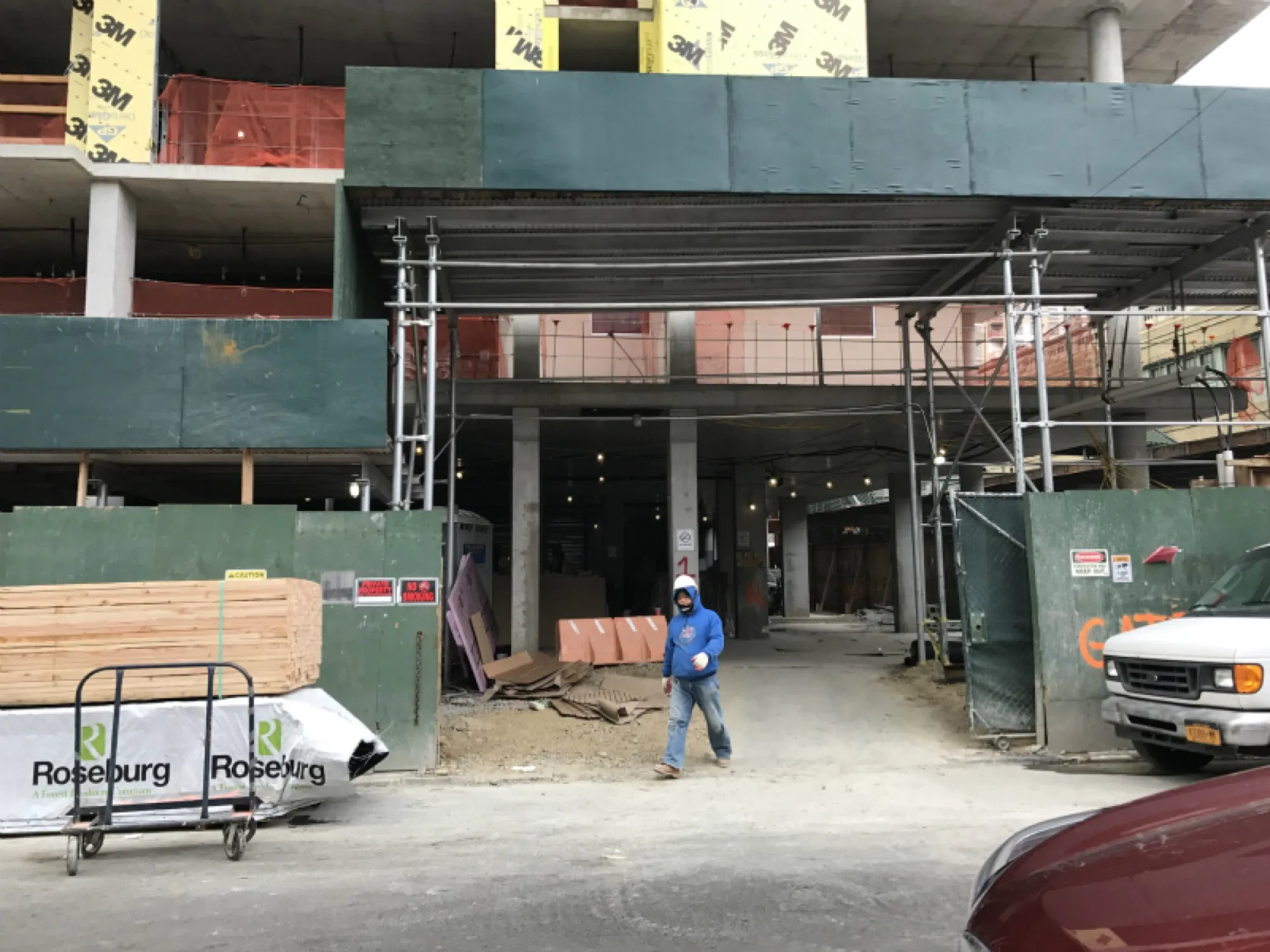 One LIC — construction progress