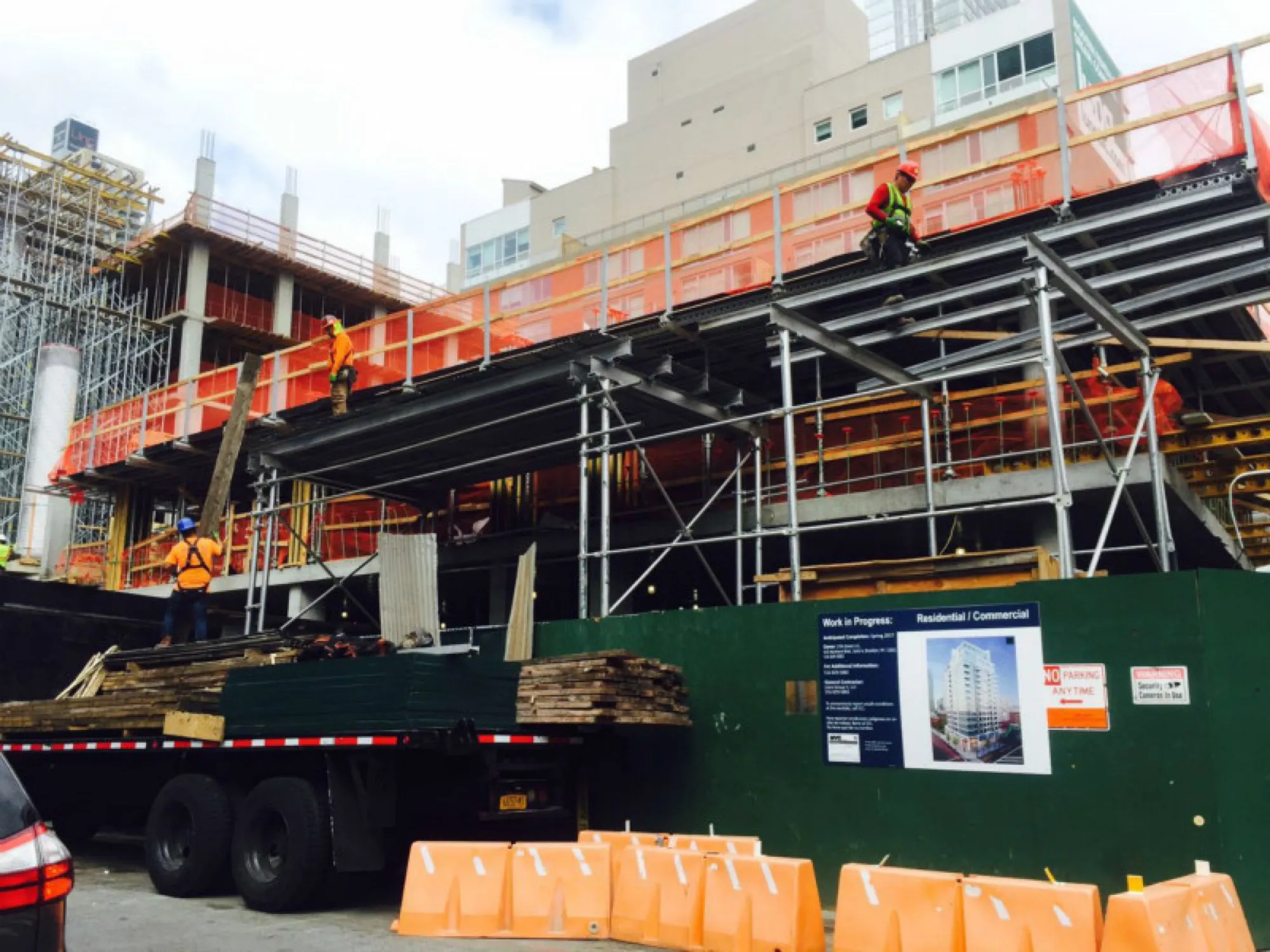 One LIC — construction progress