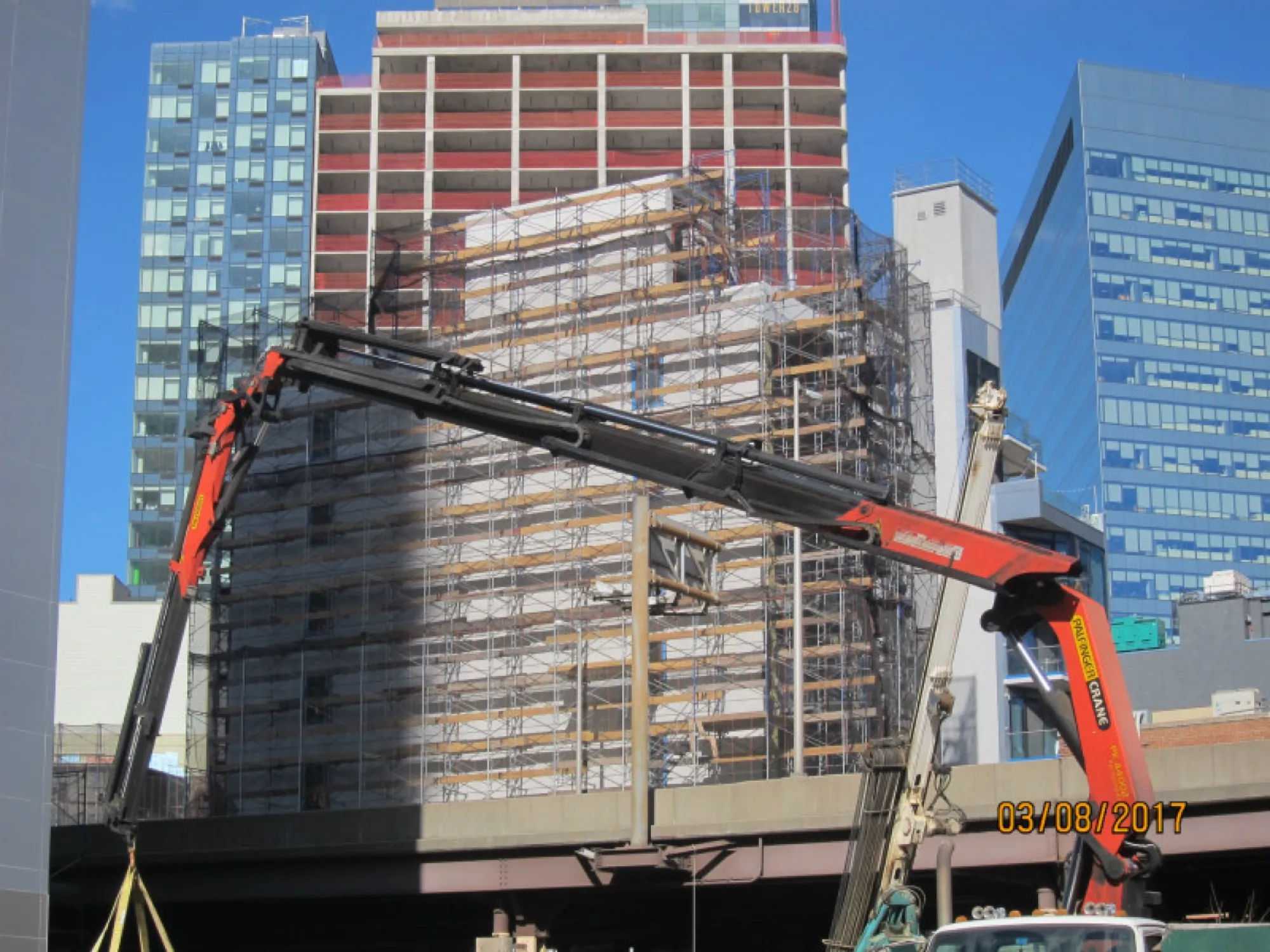 One LIC — construction progress