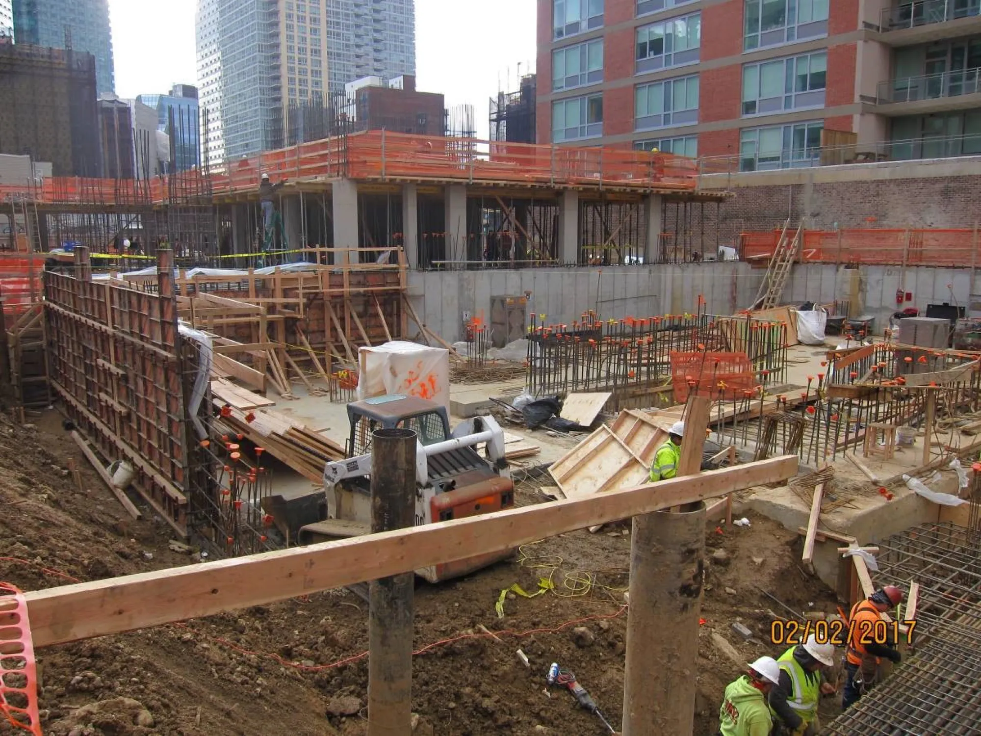 One LIC — construction progress