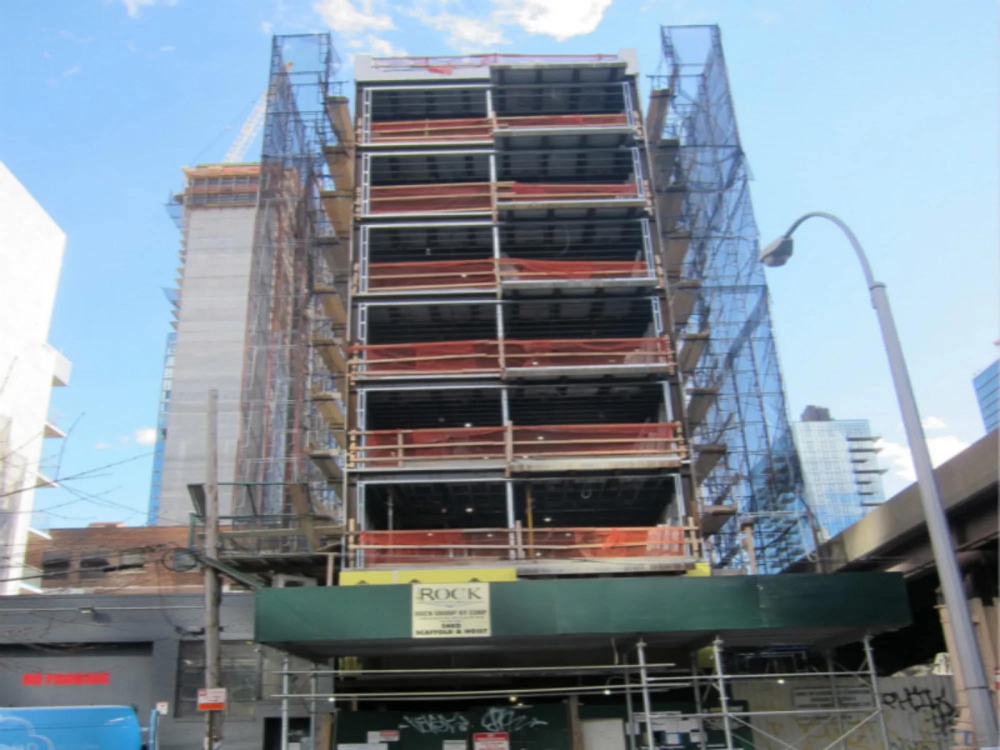 One LIC — construction progress